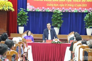 Bí thư Tỉnh ủy Phan Việt Cường đối thoại, trả lời ý kiến của người có uy tín trong đồng bào dân tộc thiểu số.