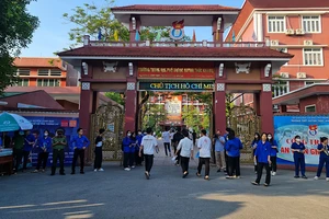 Sáng 28/6, gần 37 nghìn thí sinh trên địa bàn tỉnh Nghệ An đã bước vào môn thi đầu tiên của Kỳ thi tốt nghiệp THPT năm 2023.