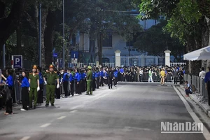 [Ảnh] Hàng nghìn bạn trẻ phục vụ Lễ Quốc tang Tổng Bí thư Nguyễn Phú Trọng