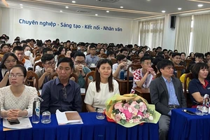 Trường hè Toán học Sinh viên 2023 thu hút nhiều sinh viên ngành Toán tham gia.