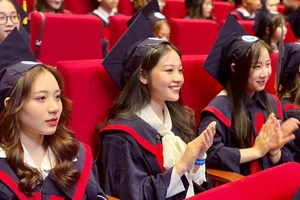 Sinh viên Trường đại học Mở Hà Nội tại lễ trao bằng tốt nghiệp năm 2024.