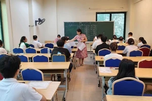 Thí sinh chuẩn bị làm bài thi kỳ thi đánh giá năng lực của Trường đại học Sư phạm Hà Nội (Ảnh: Quý Tùng)