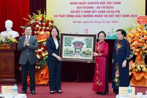 Ủy viên Trung ương Đảng, Phó Chủ tịch nước Võ Thị Ánh Xuân chúc mừng Hội Khuyến học Việt Nam nhân Ngày Khuyến học Việt Nam. 