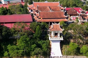 Chỉ có chùa Phật Quang Tự (ở giữa) là có giấy phép xây dựng; còn các công trình chung quanh không có giấy phép xây dựng.