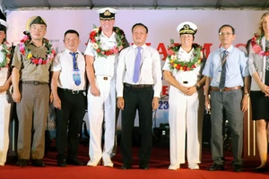 Lãnh đạo tỉnh Phú Yên cùng các thành viên Chương trình PP23 tham dự lễ khai mạc.