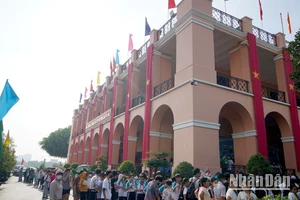 Bến Nhà Rồng ngày nay được gọi là Bảo tàng Hồ Chí Minh, Chi nhánh Thành phố Hồ Chí Minh - là tên thường gọi cho cụm di tích kiến trúc-bảo tàng nằm bên sông Sài Gòn (quận 4, Thành phố Hồ Chí Minh ). 