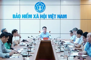 Tổng Giám đốc Nguyễn Thế Mạnh chủ trì buổi làm việc về công tác triển khai các chính sách khắc phục hậu quả sau bão số 3.