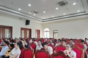 Hơn 60 học viên đến từ các xã trên địa bàn huyện Gia Viễn (Ninh Bình) tham gia lớp bồi dưỡng nâng cao kiến thức kỹ năng giao tiếp, ứng xử văn minh du lịch.