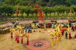 Tái hiện Tết xưa tại khu du lịch sinh thái Thung Nham Ninh Bình. (Ảnh: Trường Huy)