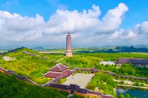 Chùa Bái Đính, tỉnh Ninh Bình là một quần thể chùa lớn với nhiều kỷ lục châu Á và Việt Nam.