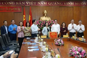 Đồng chí Trương Thị Mai, Ủy viên Bộ Chính trị, Thường trực Ban Bí thư, Trưởng Ban Tổ chức Trung ương làm việc và tặng quà Tết cho Tỉnh ủy Bà Rịa – Vũng Tàu.