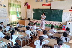 Một tiết học tại trường phổ thông dân tộc bán trú tiểu học Ta Ma.