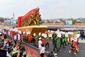 Lễ diễu binh, diễu hành kỷ niệm 70 năm Chiến thắng Điện Biên Phủ. Ảnh | THÀNH ĐẠT