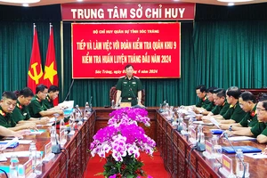 Thiếu tướng Huỳnh Chiến Công - Phó Tham mưu trưởng Quân khu 9 phát biểu kết luận.