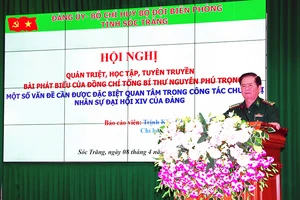 Đại tá Trịnh Kim Khâm, Chỉ huy trưởng Bộ đội Biên phòng tỉnh Sóc Trăng, quán triệt bài phát biểu của Tổng Bí thư Nguyễn Phú Trọng.