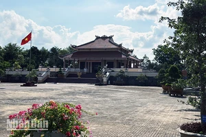 Đền thờ Bác Hồ ở huyện Cù Lao Dung (Sóc Trăng).