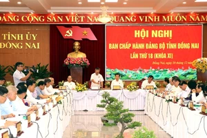 Quang cảnh hội nghị Ban Chấp hành Đảng bộ tỉnh Đồng Nai lần thứ 18 (khóa XI).