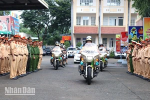 Lực lượng Công an tỉnh Đồng Nai ra quân thực hiện cao điểm bảo đảm trật tự an toàn giao thông dịp cuối năm.