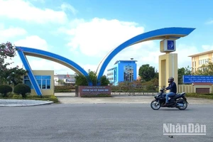 Trường đại học Quảng Bình, nơi có 136 giảng viên, nhân viên đang bị nợ tới 8 tháng lương.