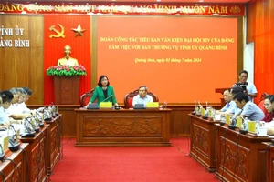 Đồng chí Bùi Thị Minh Hoài phát biểu tại buổi làm việc với Tỉnh ủy Quảng Bình.