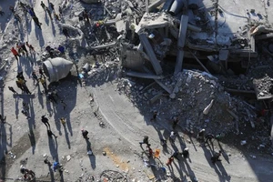 Cảnh đổ nát sau cuộc không kích của Israel xuống thành phố Rafah, Dải Gaza, ngày 22/2/2024. (Ảnh: THX/TTXVN)