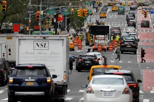 Giao thông trên đường phố New York, Mỹ. (Ảnh: Reuters) 