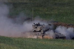 Xe tăng của Israel gần khu vực ranh giới Israel-Gaza, ngày 2/4/2024. (Ảnh: Reuters) 