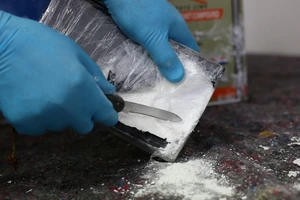 Cocaine bị lực lượng chức năng Đức thu giữ tại thành phố cảng Hamburg, ngày 24/2/2020. (Ảnh: Reuters)