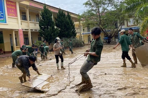 Các trường học trên địa bàn huyện Bảo Yên, Lào Cai dọn vệ sinh trường lớp học để đón học sinh trở lại trường.