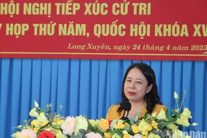 Phó Chủ tịch nước Võ Thị Ánh Xuân phát biểu tại buổi tiếp xúc cử tri thành phố Long Xuyên, tỉnh An Giang.