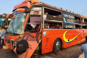 Hiện trường vụ tai nạn nghiêm trọng tại tỉnh Gia Lai rạng sáng ngày 30/4.