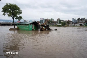 Cảnh ngập lụt sau những trận mưa lớn tại Kathmandu, Nepal, ngày 6/7/2024. (Ảnh: THX/TTXVN)