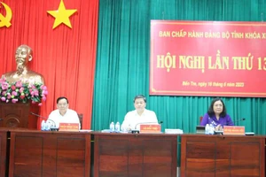 Lãnh đạo tỉnh Bến Tre chủ trì hội nghị lần thứ 13.