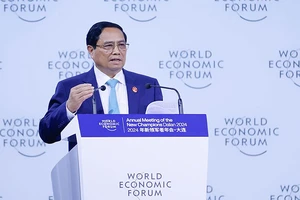 Thủ tướng Chính phủ Phạm Minh Chính phát biểu tại Phiên toàn thể Hội nghị WEF Đại Liên 2024.