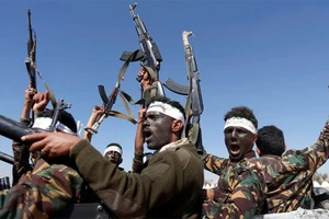 Lực lượng Houthi ở thủ đô Sanaa, Yemen. (Ảnh: AFP/TTXVN)