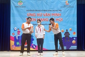 Trường THCS Vĩnh Tuy (Hà Nội) tổ chức chuyên đề giáo dục kỹ năng sống cho học sinh "Ứng xử văn minh trên mạng xã hội".