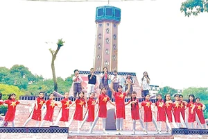 Festival thu Hà Nội thu hút đông đảo công chúng.