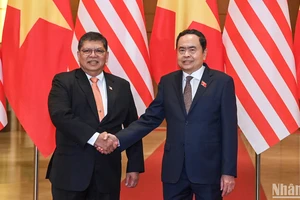 Chủ tịch Quốc hội Trần Thanh Mẫn và Chủ tịch Hạ viện Malaysia Tan Sri Dato’ Johari Bin Abdul.