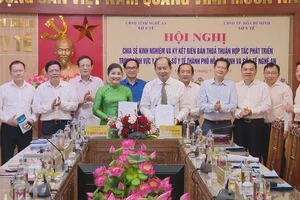Lãnh đạo hai sở Y tế Thành phố Hồ Chí Minh và Nghệ An ký thỏa thuận hợp tác toàn diện trong lĩnh vực phát triển y tế.