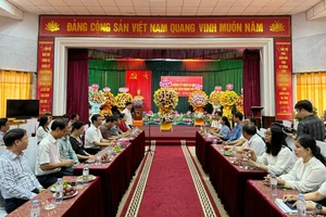 Thường trực Tỉnh ủy Nghệ An chúc mừng Ngày Báo chí cách mạng Việt Nam.