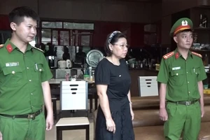 Bị can Nguyễn Thị Lam bị khởi tố về tội “Lợi dụng chức vụ, quyền hạn trong khi thi hành công vụ”.
