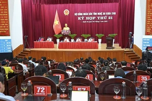 Bế mạc Kỳ họp lần thứ 21 Hội đồng nhân dân tỉnh Nghệ An khóa 18.