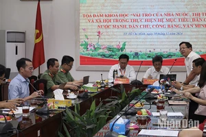 Quang cảnh buổi tọa đàm.