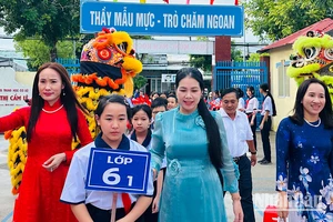 Hơn 160 ngàn học sinh các cấp tại Bạc Liêu nô nức trong ngày khai trường, chính thức bước vào năm học mới 2024-2025. (Ảnh: TRỌNG DUY)