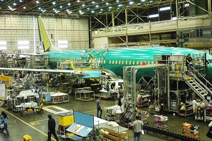 Bên trong nhà máy sản xuất máy bay của Boeing ở Renton. Ảnh: FLIGHT PLAN