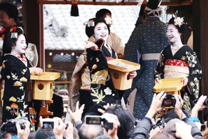 Một buổi biểu diễn của các geisha tại Nhật Bản. Ảnh: AFP