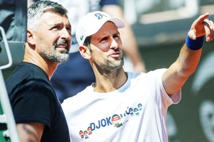Djokovic chia tay Ivanisevic