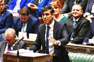 Thủ tướng Rishi Sunak phát biểu ý kiến tại Hạ viện Anh. Ảnh: THE TIMES