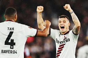 Leverkusen nối dài kỳ tích bất bại