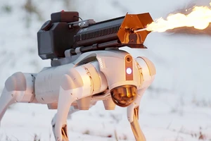 Robot chó biết phun lửa